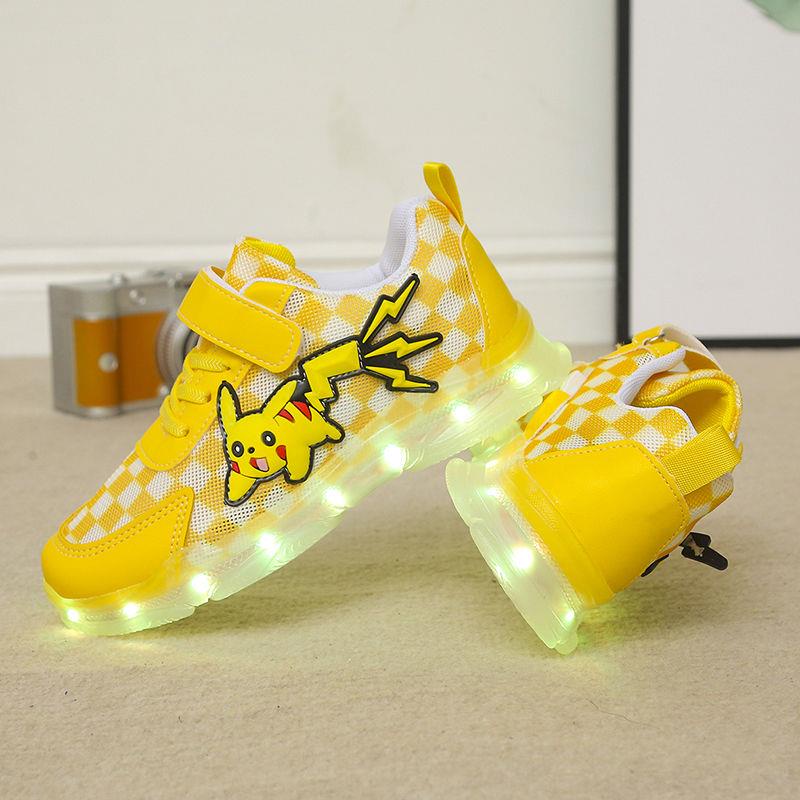 Giày Sneaker Có Đèn Phát Sáng Hình Pikachu Dễ Thương Cho Bé