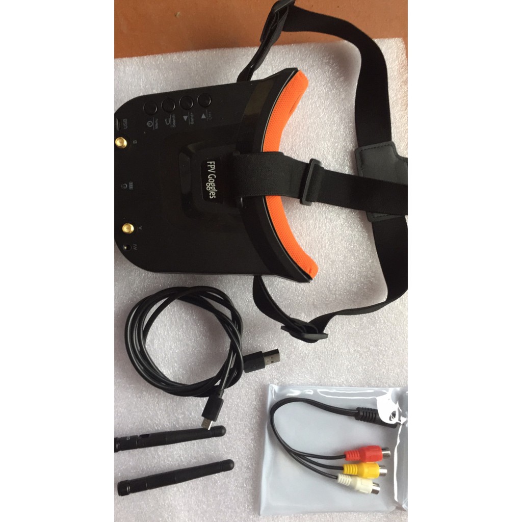 Kính FPV Truyền video 5,8G màn hình 3 inches, 2 ăng ten, tích hợp pin 1200mah