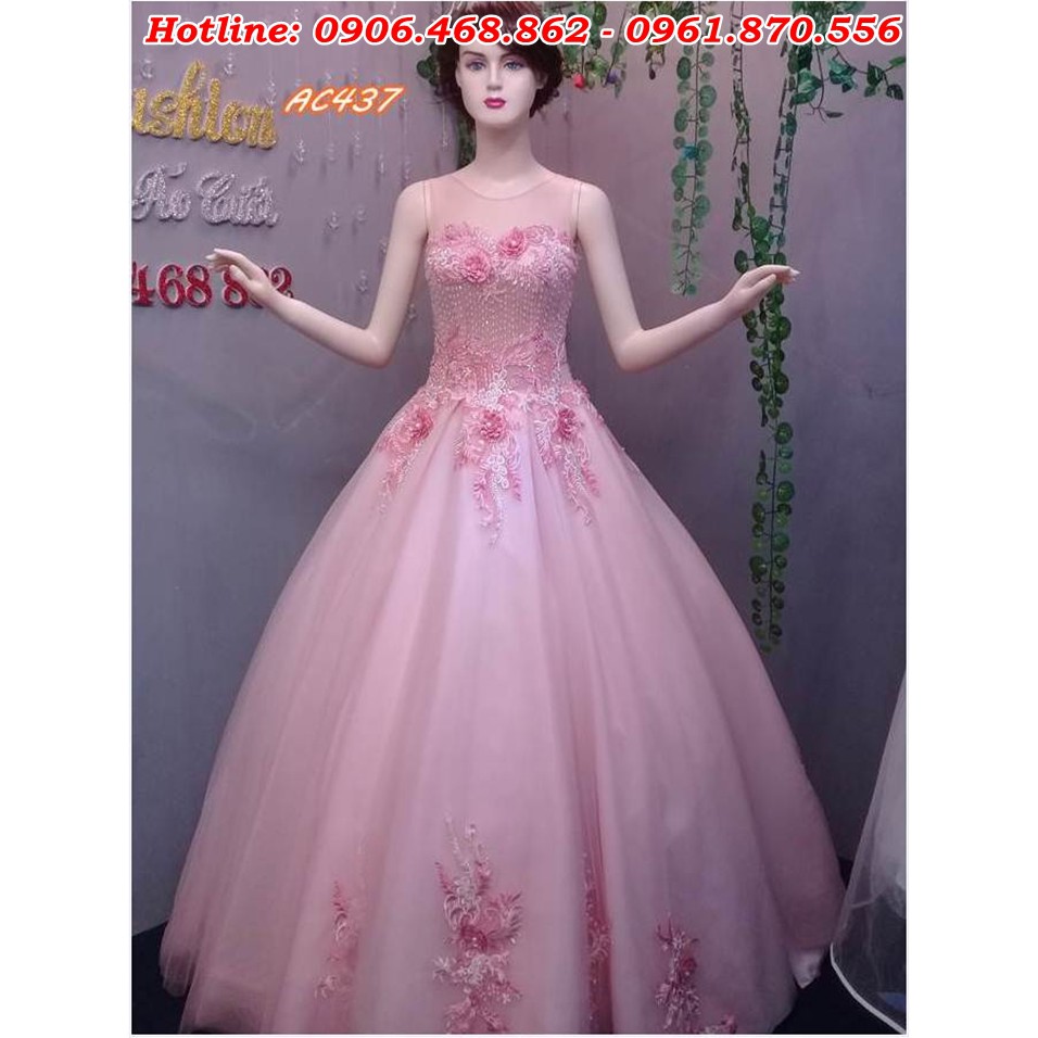 Váy cưới xòe, áo cưới màu hồng dâu, kết hoa 3D
