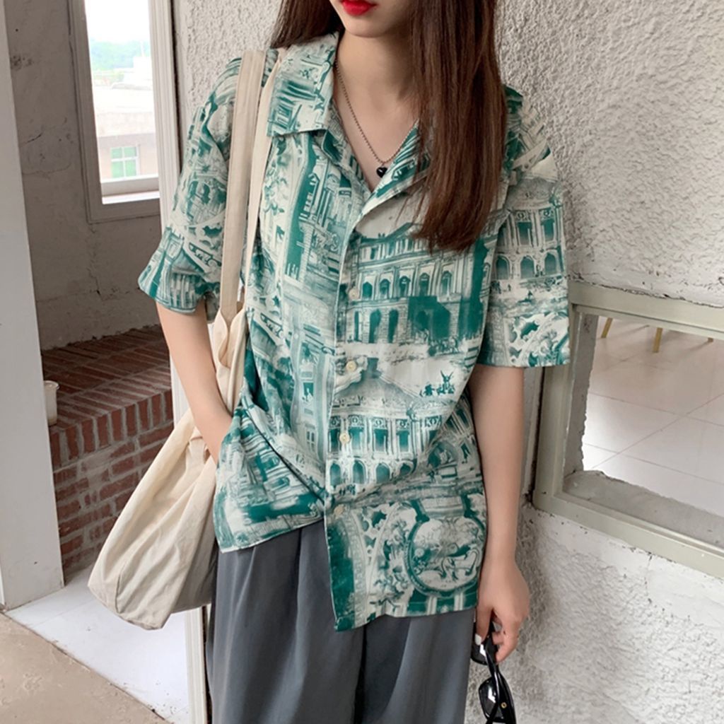 Áo sơ mi nữ tay ngắn màu xanh lá cây Oversize Retro Graffiti Phong cách thời trang xu hướng Hàn Quốc