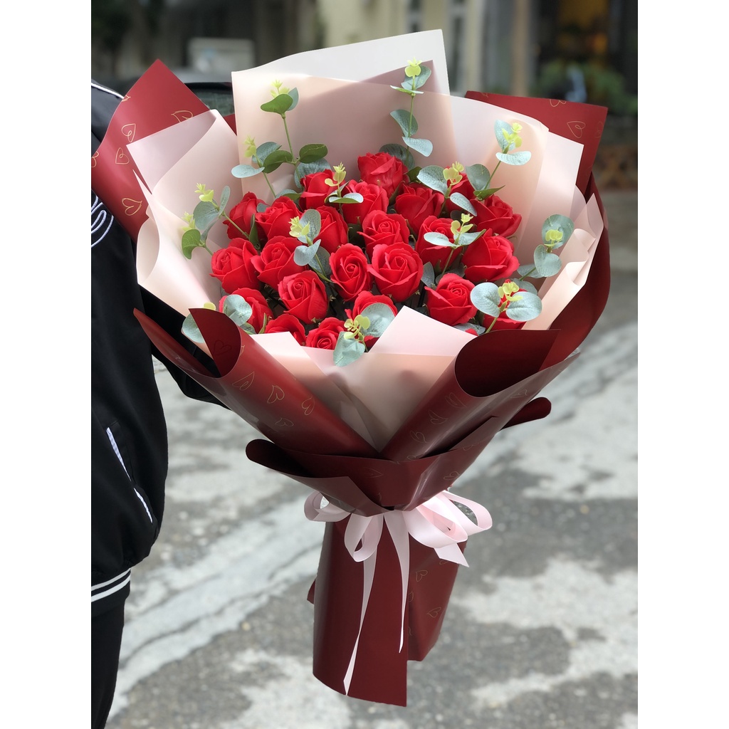 Bó hoa hồng đỏ sáp thơm 25 bông dùng làm quà tặng valentine và 8/3 cho người yêu