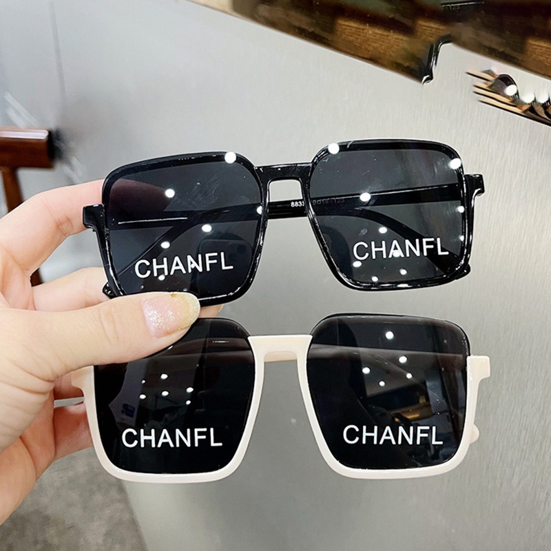 Kính mát gọng vuông phong cách sành điệu thời trang cho bé