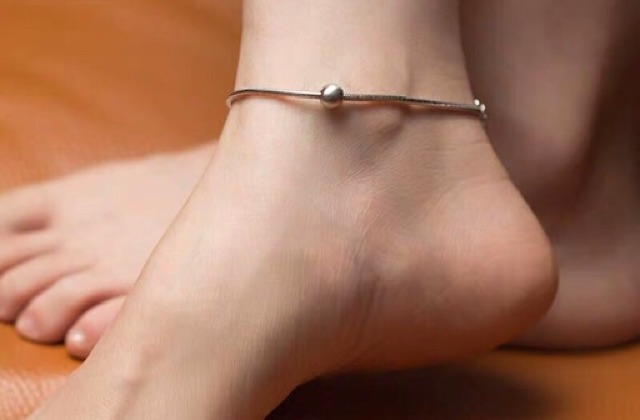 Lắc chân 1 viên bi bạc thật