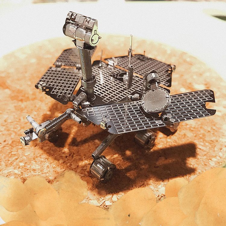 Mô Hình 3D Kim Loại Xe Thám Hiểm Mars Rover Trên Sao Hoả (chưa ráp)