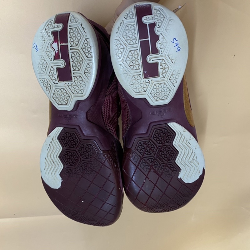 Giày chính hãng đã qua sử dụng