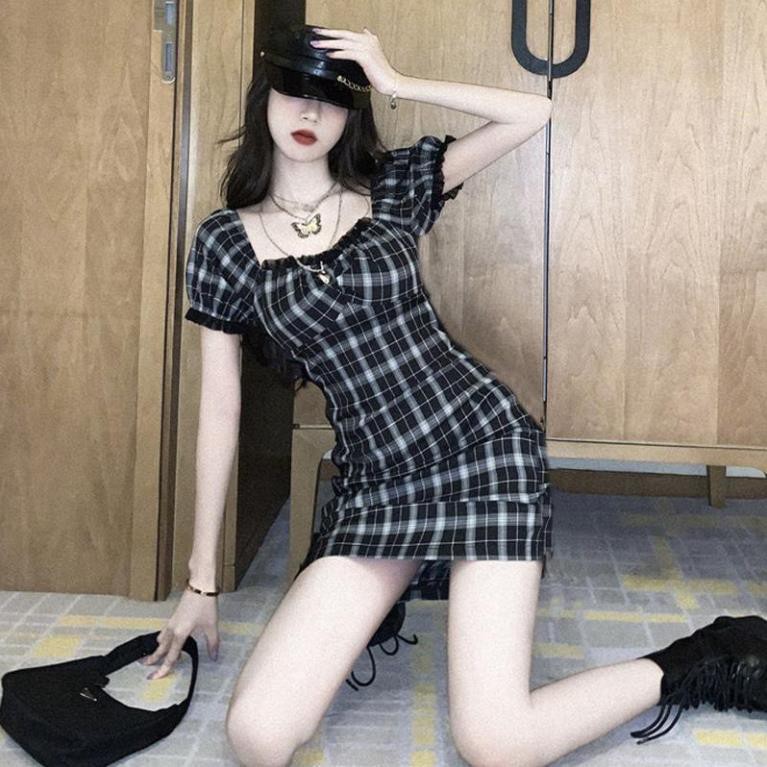 Đầm Nữ Kẻ Đen Bèo Ngực 🦋 Váy Nữ Cộc Tay Cổ Vuông Dáng Ngắn 🦋