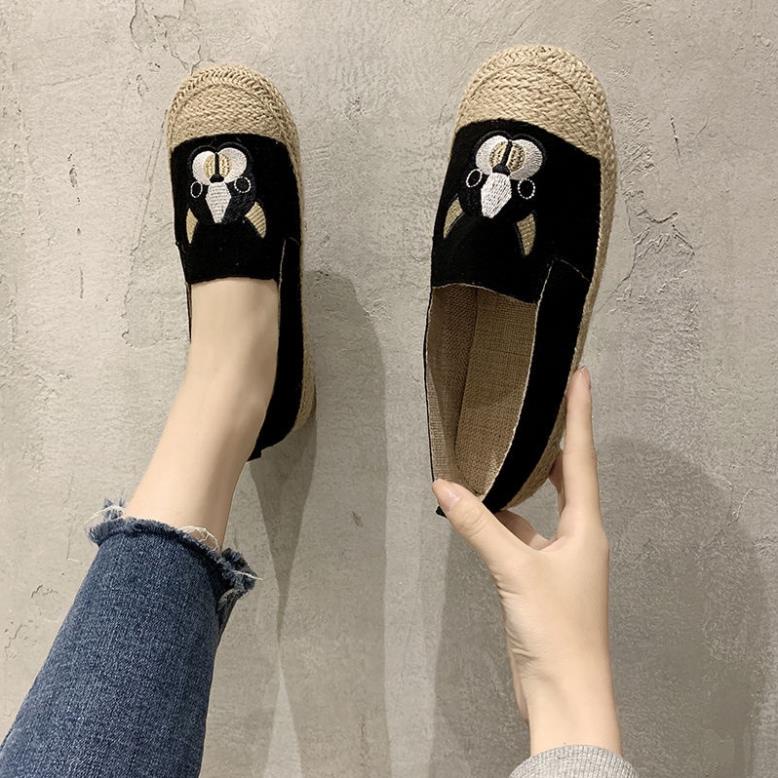 HQW Giày lười vải canvas đế bằng in hình chú chó nhỏ dễ thương thời trang mùa xuân cho nữ 2021
