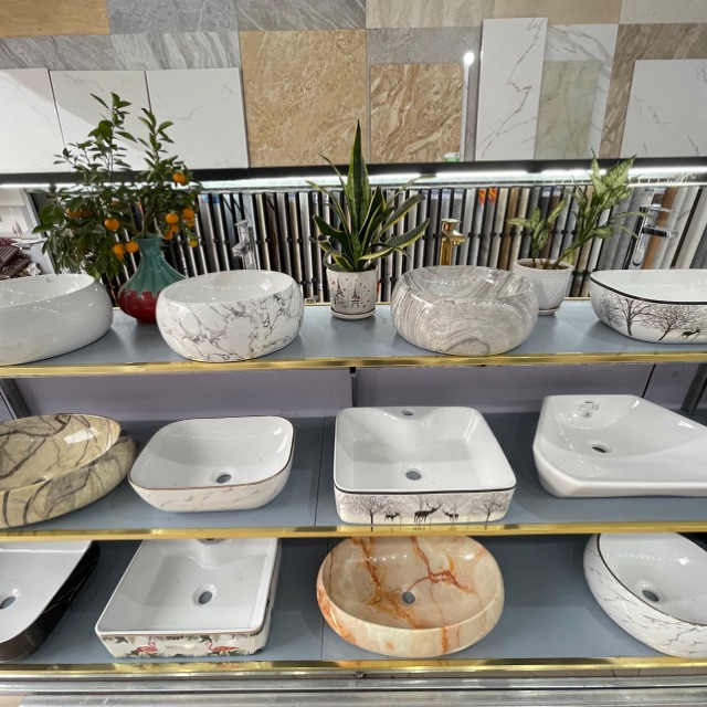 Cửa Hàng Phương Đông