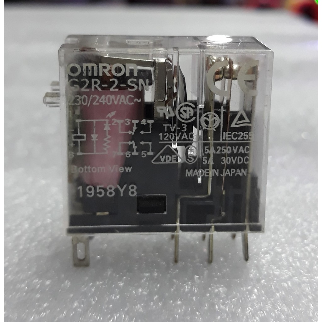 Rơle kính Omron 5 và 8 chân cắm 12v-24v-220V
