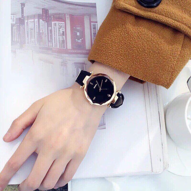 [Mã FAMAYFA2 giảm 10K đơn 50K] [GIÁ SỈ] ĐỒNG HỒ NỮ DÂY DA LỘN MẶT VÁT CẠNH QUART D039 SIÊU ĐẸP | BigBuy360 - bigbuy360.vn