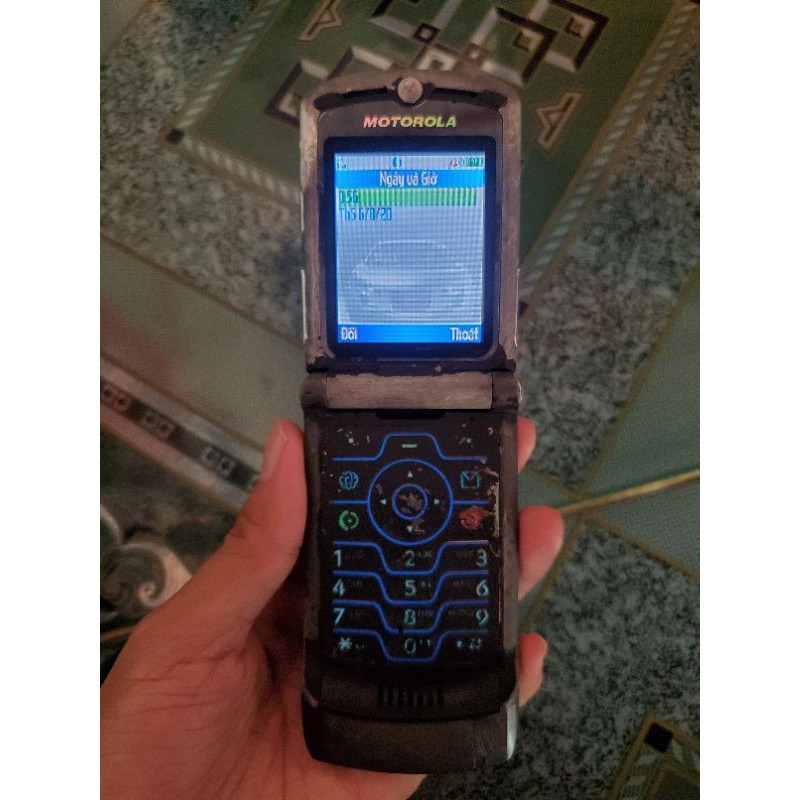Điện thoại Motorola V3i Cũ nguyên zin tem | BigBuy360 - bigbuy360.vn