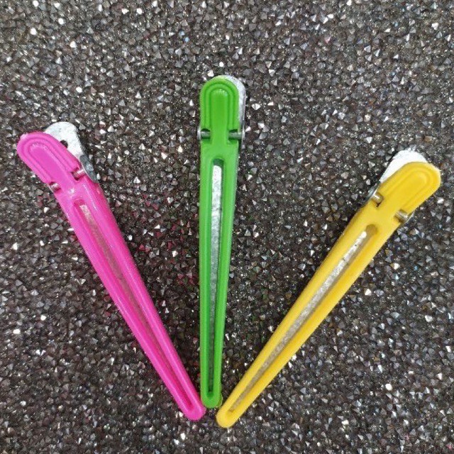 Dyewithpine - Kẹp mỏ vịt giữ tóc (giao màu ngẫu nhiên)
