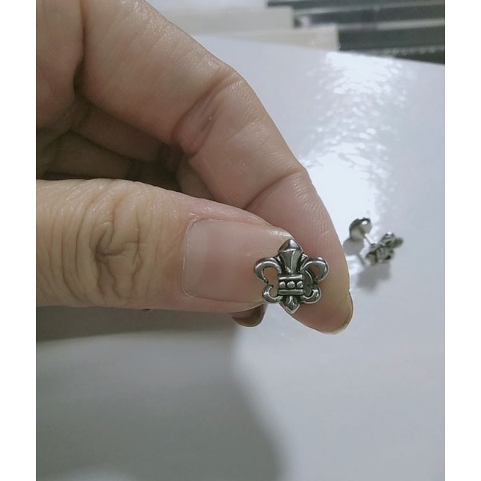 KHUYÊN HÌNH CHROME HEART CHỐT VẶN/KHUYÊN THÉP Y TẾ