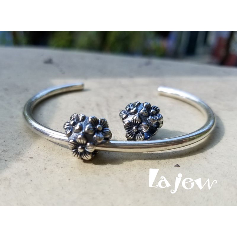 Charm hoa bạc 925 xỏ vòng Troll