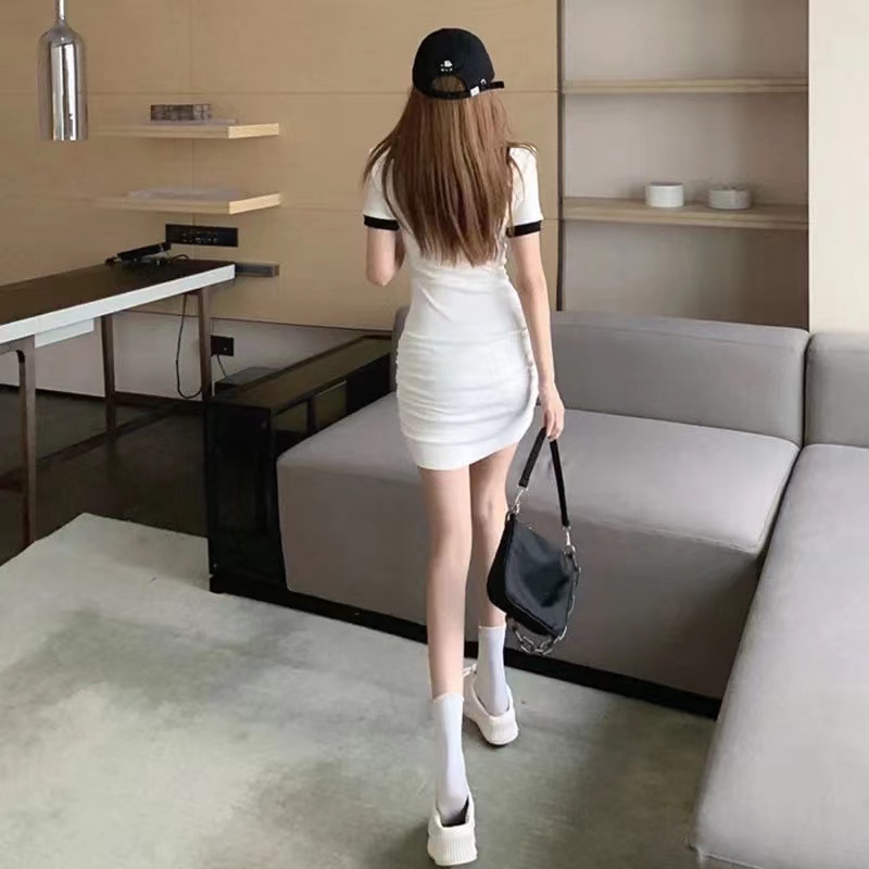 Đầm Perty tay ngắn cổ chữ V màu sắc tương phản thời trang quyến rũ cho nữ