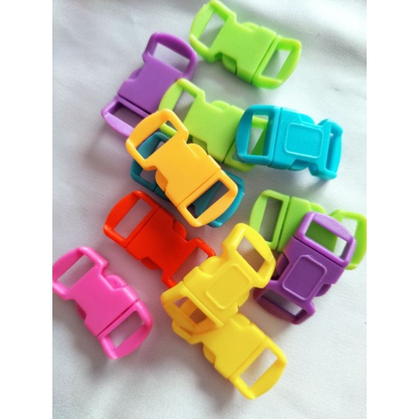 Khoá nhựa 15mm làm vòng tay sinh tồn