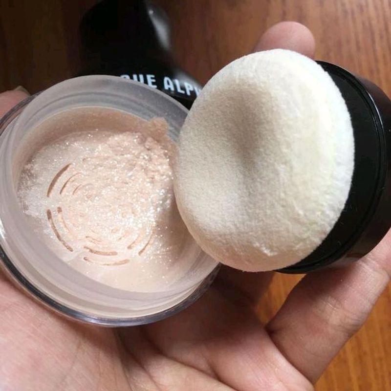Phấn phủ bắt sáng Love Alpha nhũ