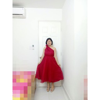 Đầm công chúa lệch vai thiết kế