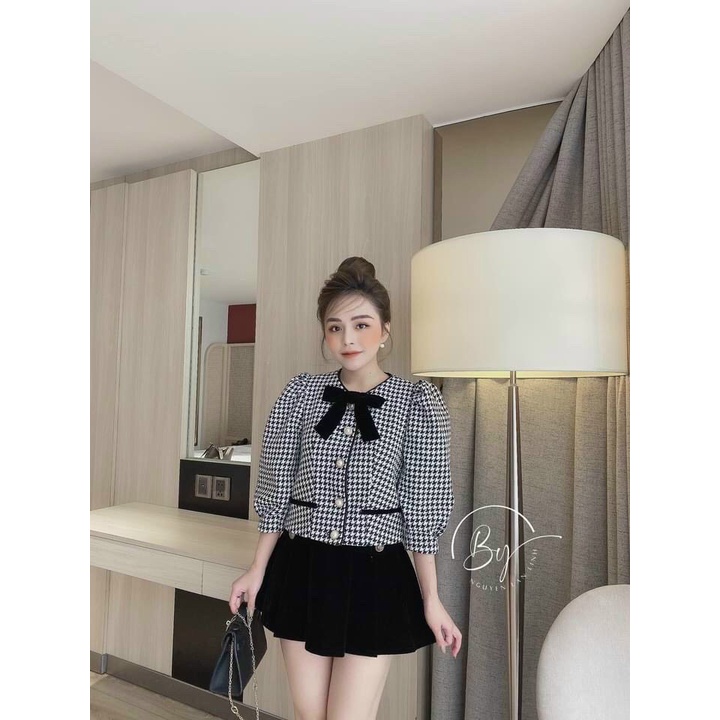 Áo khoác dạ kẻ cổ nơ sang trọng