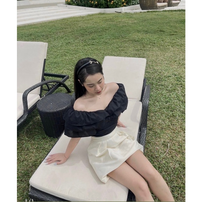 SET ÁO ĐEN BÈO BẸT + CHÂN VÁY TRẮNG MS372