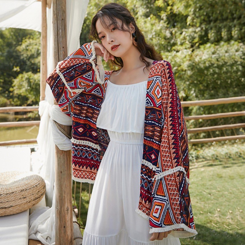 Áo khoác phong cách bohochic hoạ tiết độc đáo vintage kimono đi biển du lịch bohomian tua rua lenvintage