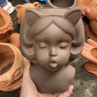 Chậu đất nung bé gái 14*14*19cm