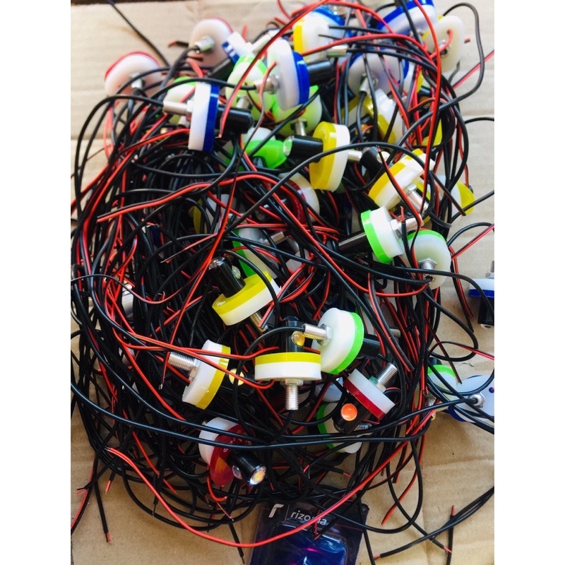 Xi Nhan Led Muti Có Đế Led Đủ Màu