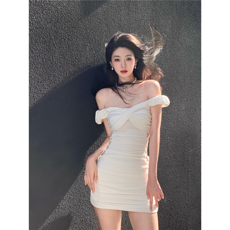 Đầm Ôm Dáng Tay Phồng Cổ Chữ v Khoét Rỗng Thiết Kế Ngọt Ngào Cho Nữ