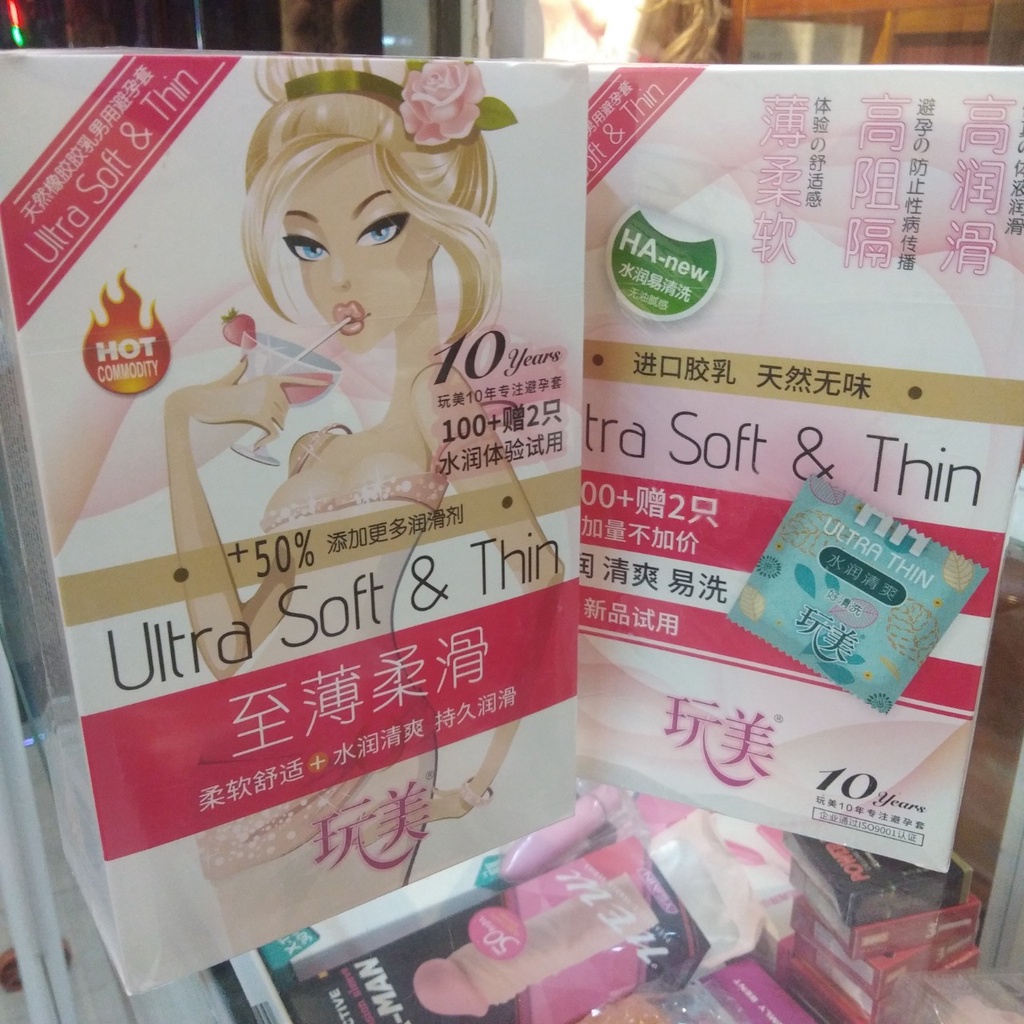 Bao cao su Ultra soft and thin nhiều nước nhờn, hương hoa ly hộp 100 cái