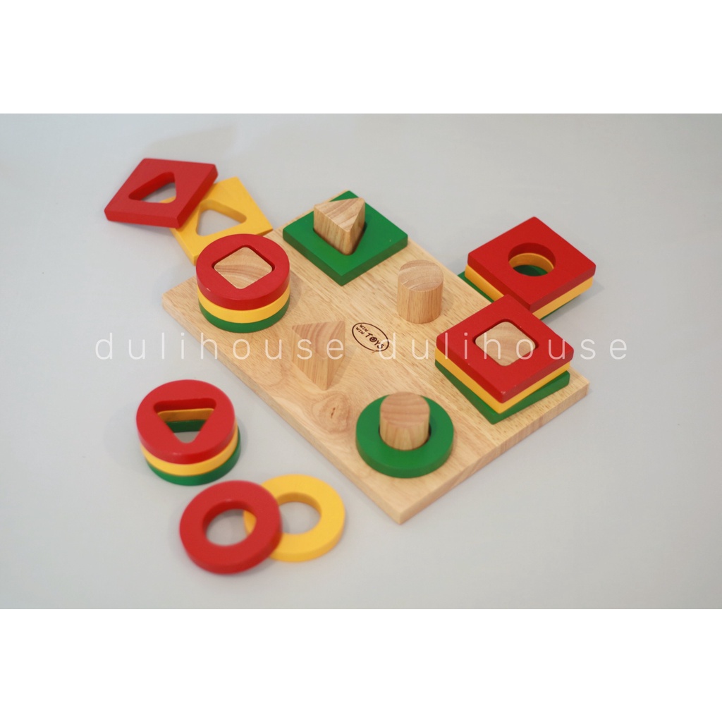 Đồ chơi gỗ bộ xếp gỗ giúp bé phân biệt màu sắc, học cách so sánh, chọn lọc hình ảnh thích hợp để xếp vào đúng vị trí