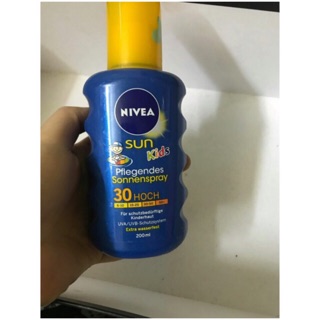 Kem chống nắng Nivea dạng xịt