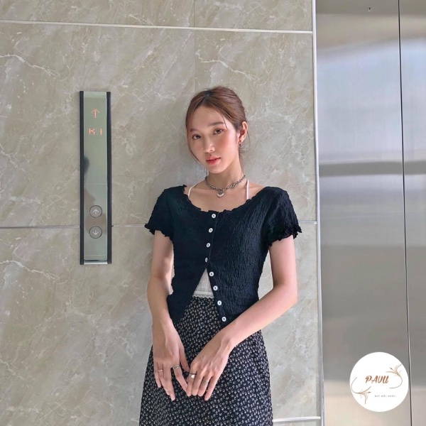 Áo cộc tay nữ phối cúc chất xốp nhăn, Áo thun nữ dáng ôm body tay ngắn chất co giãn cực mát,xinh xắn | BigBuy360 - bigbuy360.vn