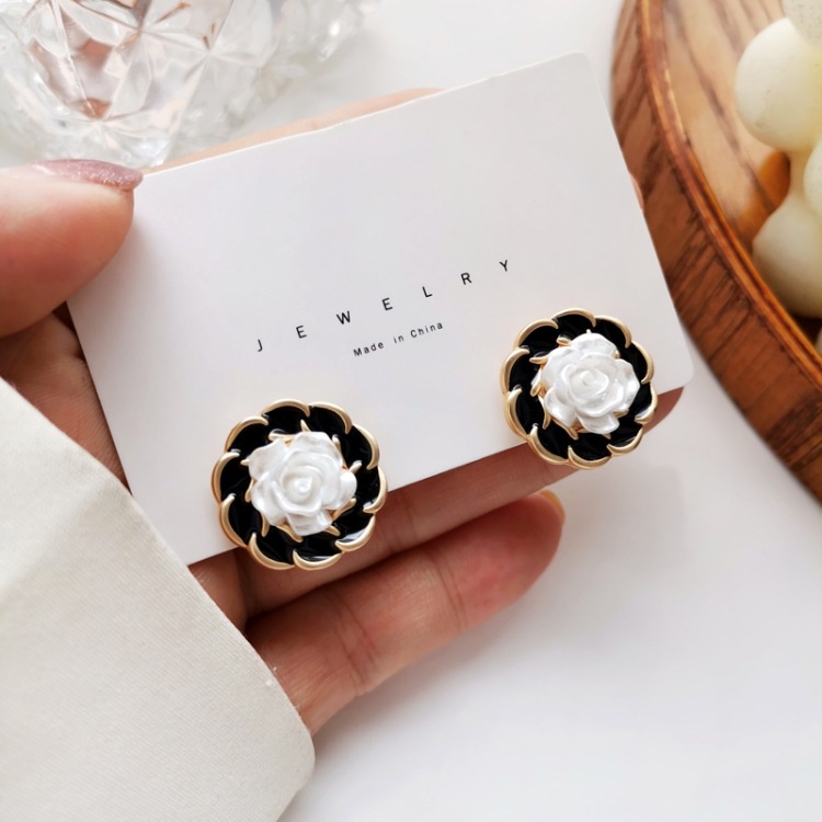 Khuyên tai kẹp không bấm lỗ chốt điều chỉnh K120 bằng hợp kim mạ vàng hình tròn bông hoa dáng ngắn Leous Accessories