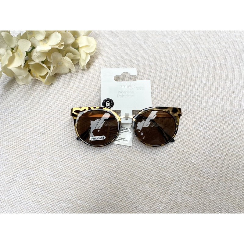 Kính phân cực Anko sang sịn mịn ạ, Có Mail mua hàng tại web của hãng.