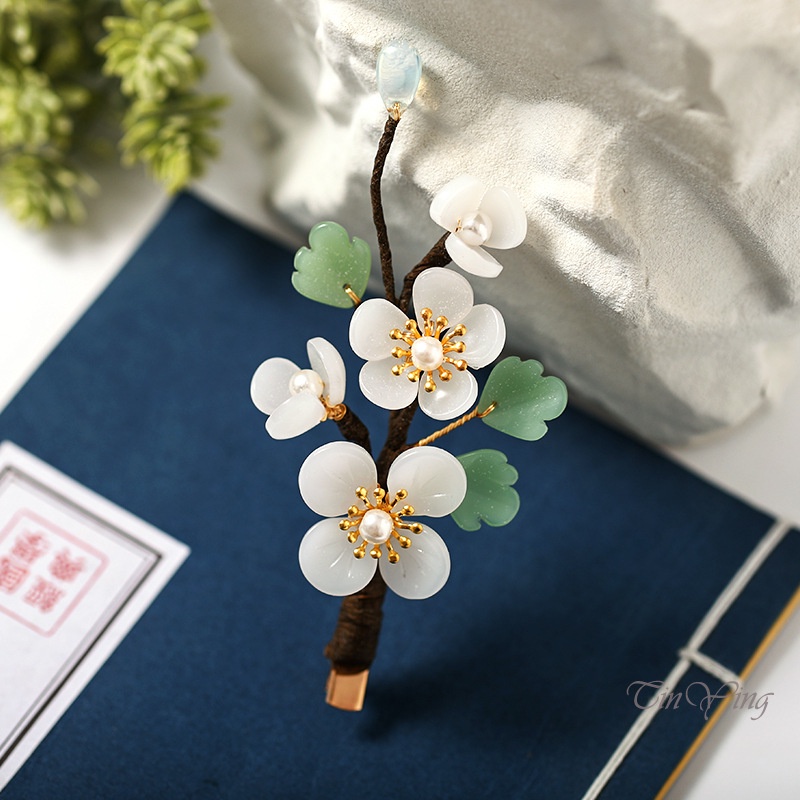 Trâm cài tóc hình hoa đính ngọc bích trắng phong cách Trung Hoa