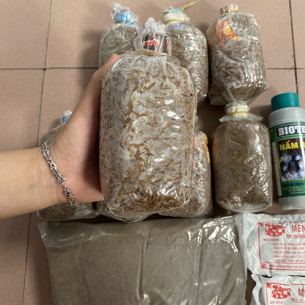 Combo làm nấm rơm đầy đủ 8 Nha - năng suất khoảng 8-10kg nấm, gồm 8 meo nhỏ, phân, men, dung dịch dưỡng