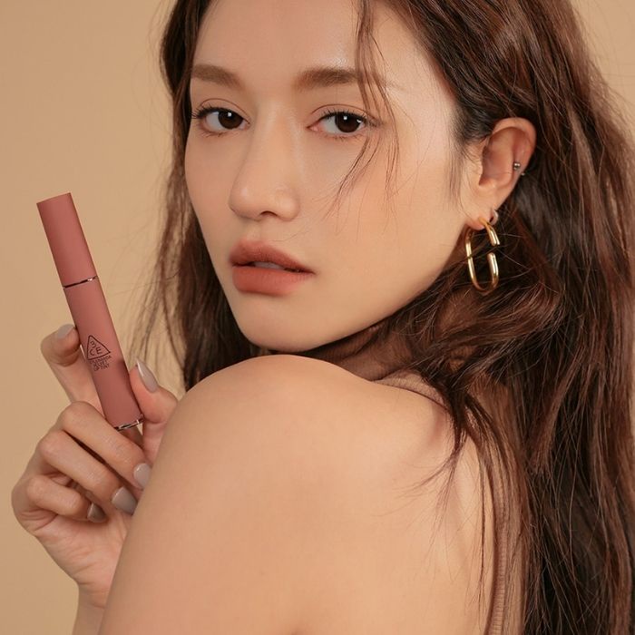 Son kem lì 3CE Velvet Lip Tint Walk N Talk nâu đào đậm siêu tây siêu sang
