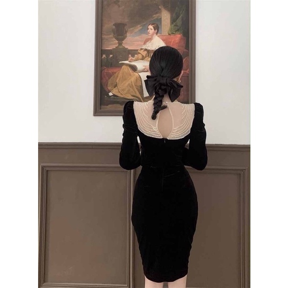 Đầm nhung body tay dài đính hạt
