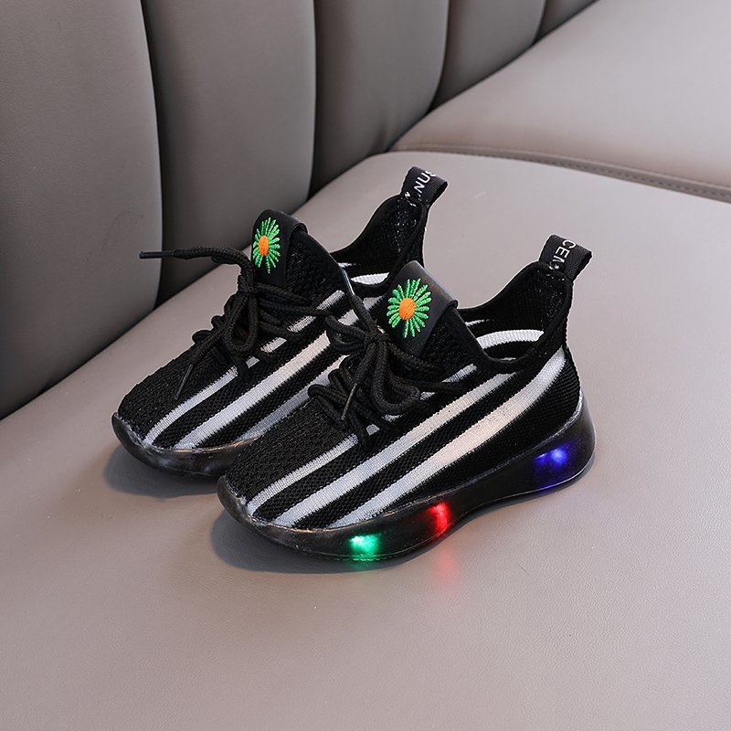 Giày Sneaker Đế Đèn Led Cho Bé Từ 2-6 Tuổi