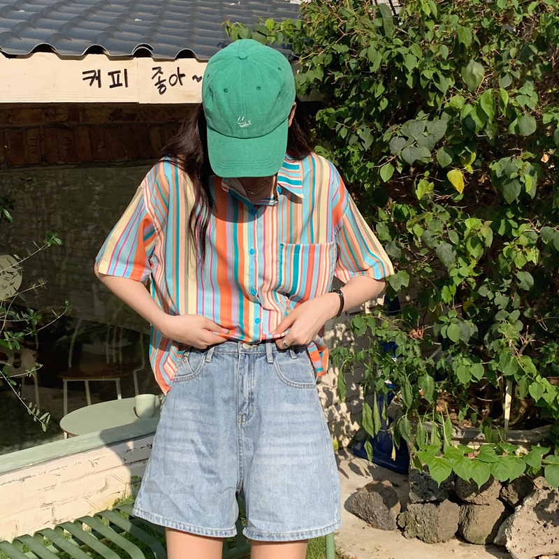 Áo thun ngắn tay họa tiết sọc cầu vồng dành cho nữ