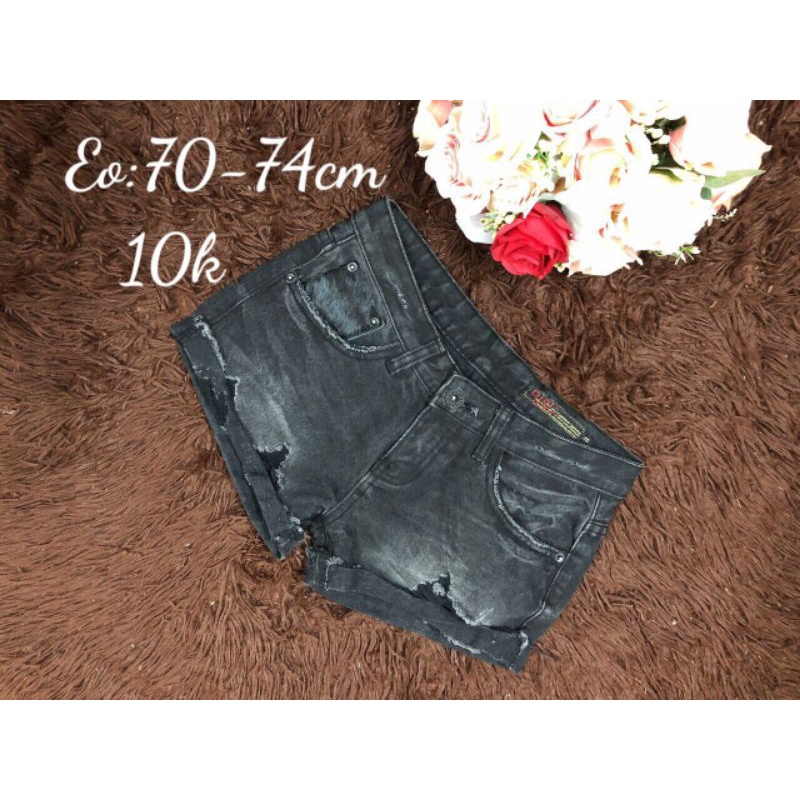 Quần sooc jean ..