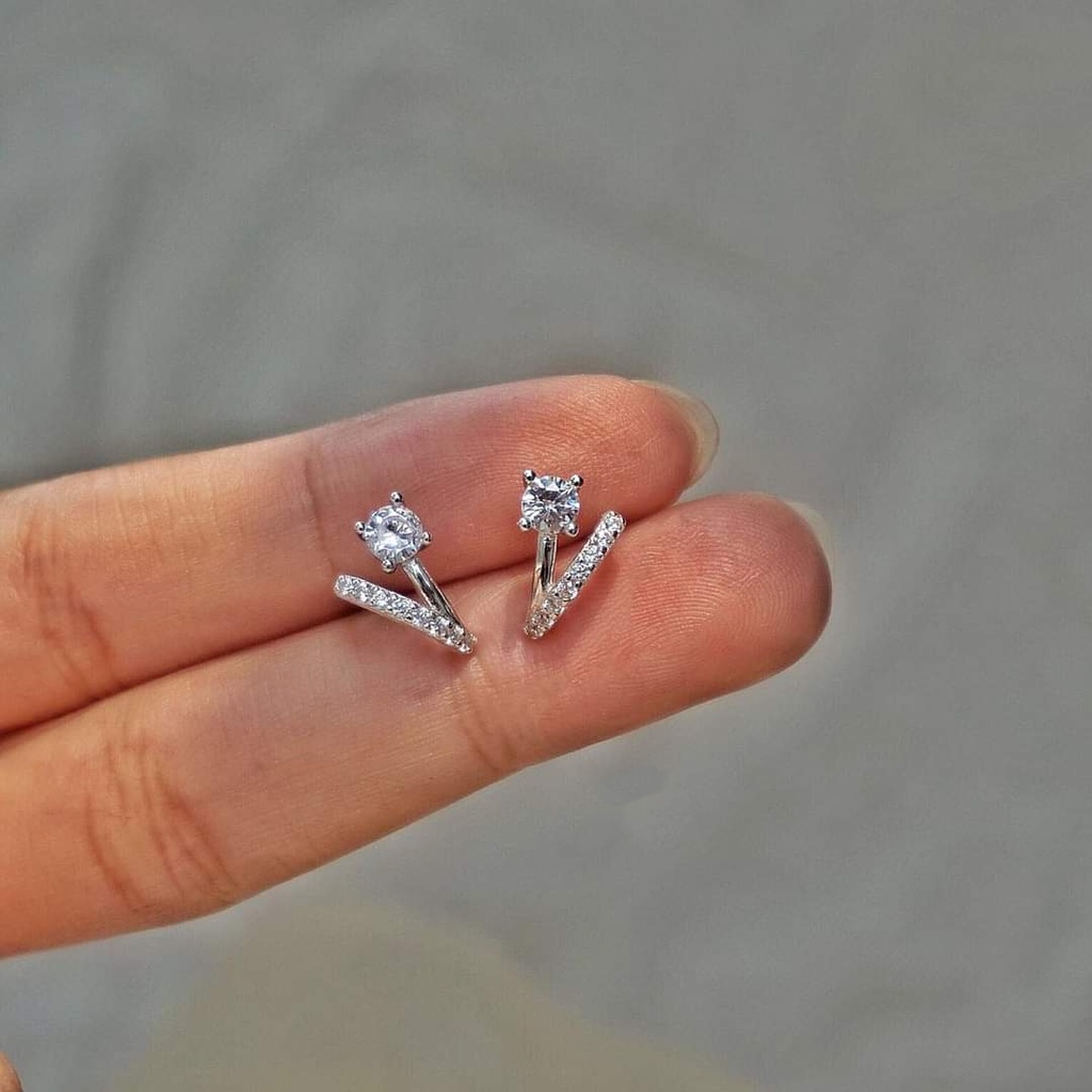 Khuyên tai bạc khuyên V hoa nạm đá trắng sáng lung linh