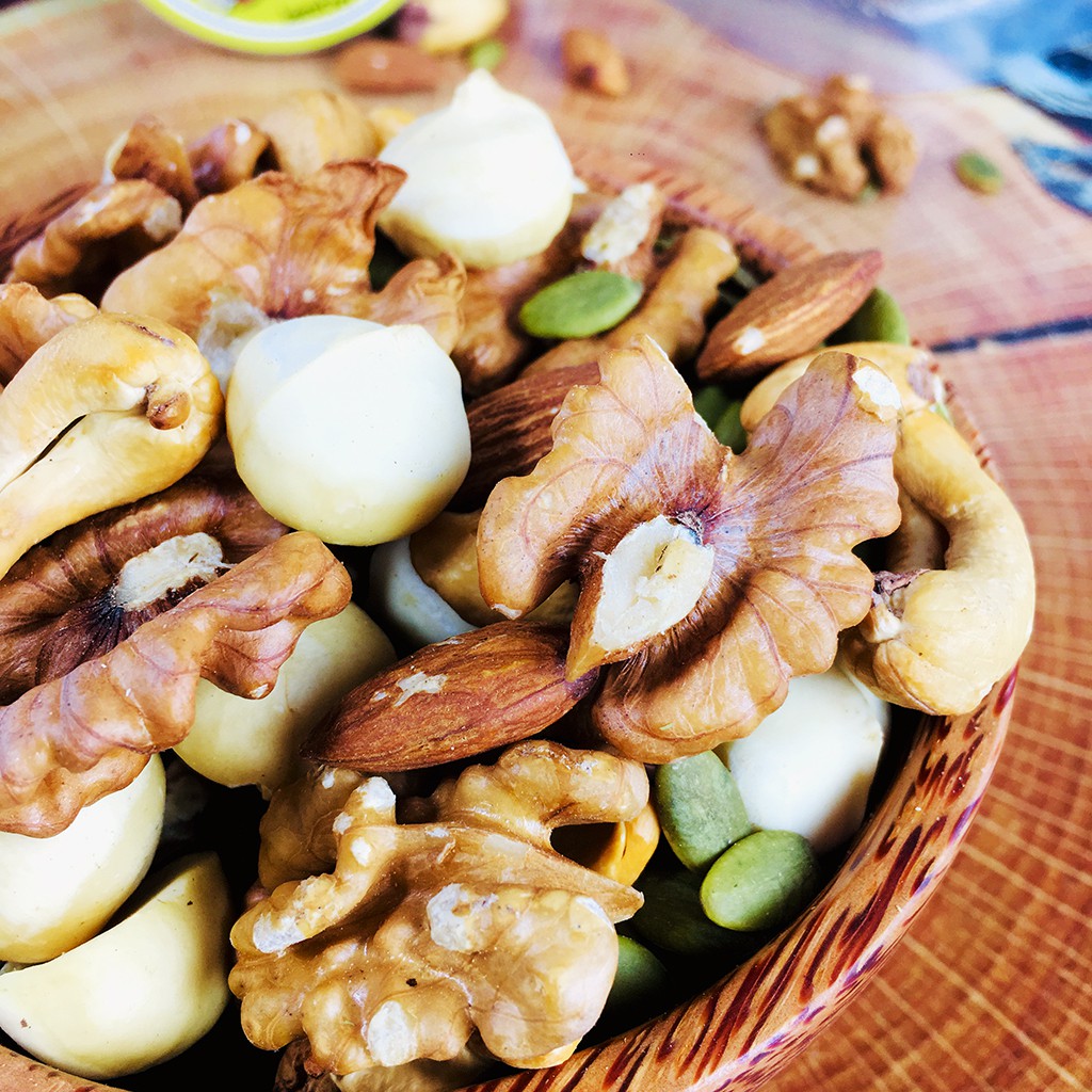 Mixed Nut 5 loại hạt dinh dưỡng (500g) - Các loại hạt (Macca, Hạnh Nhân, Óc Chó, Hạt Điều, Hạt Bí Xanh) - BeeNut