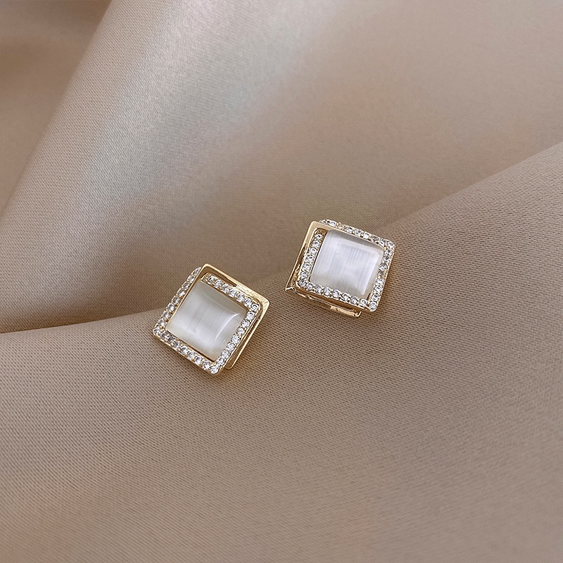 Hoa tai rhinestone vuông hình học đơn giản Hàn Quốc