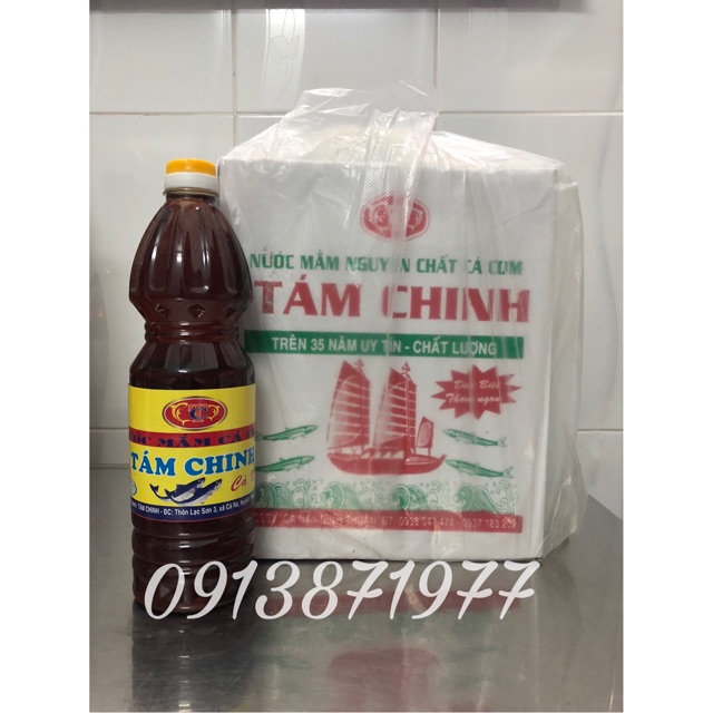 Thùng nước mắm Tám Chinh, Cà Ná, Ninh Thuận, chai 1lit