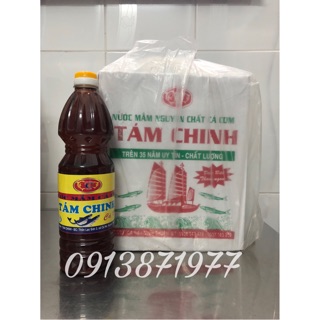 Thùng nước mắm Tám Chinh, Cà Ná, Ninh Thuận, chai 1lit