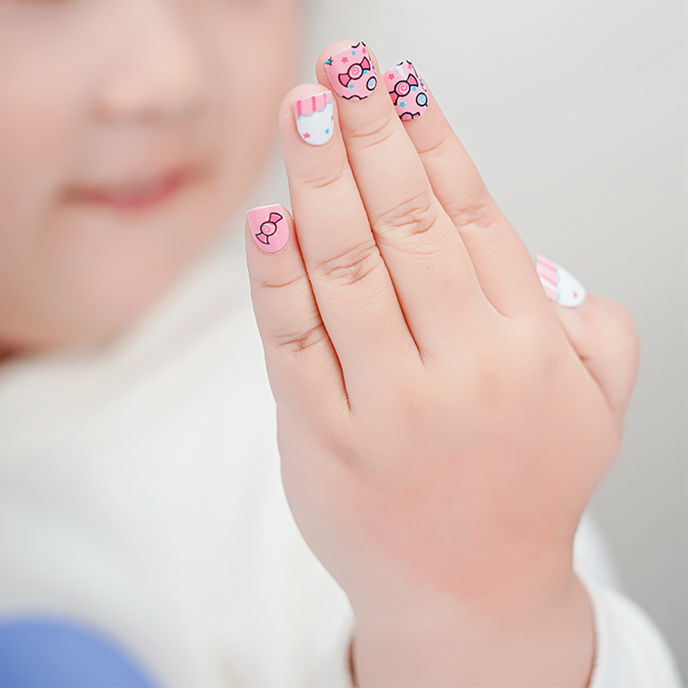 [Hàng mới về] Set 24 móng tay giả nhiều mẫu xinh xắn thời trang cho bé gái