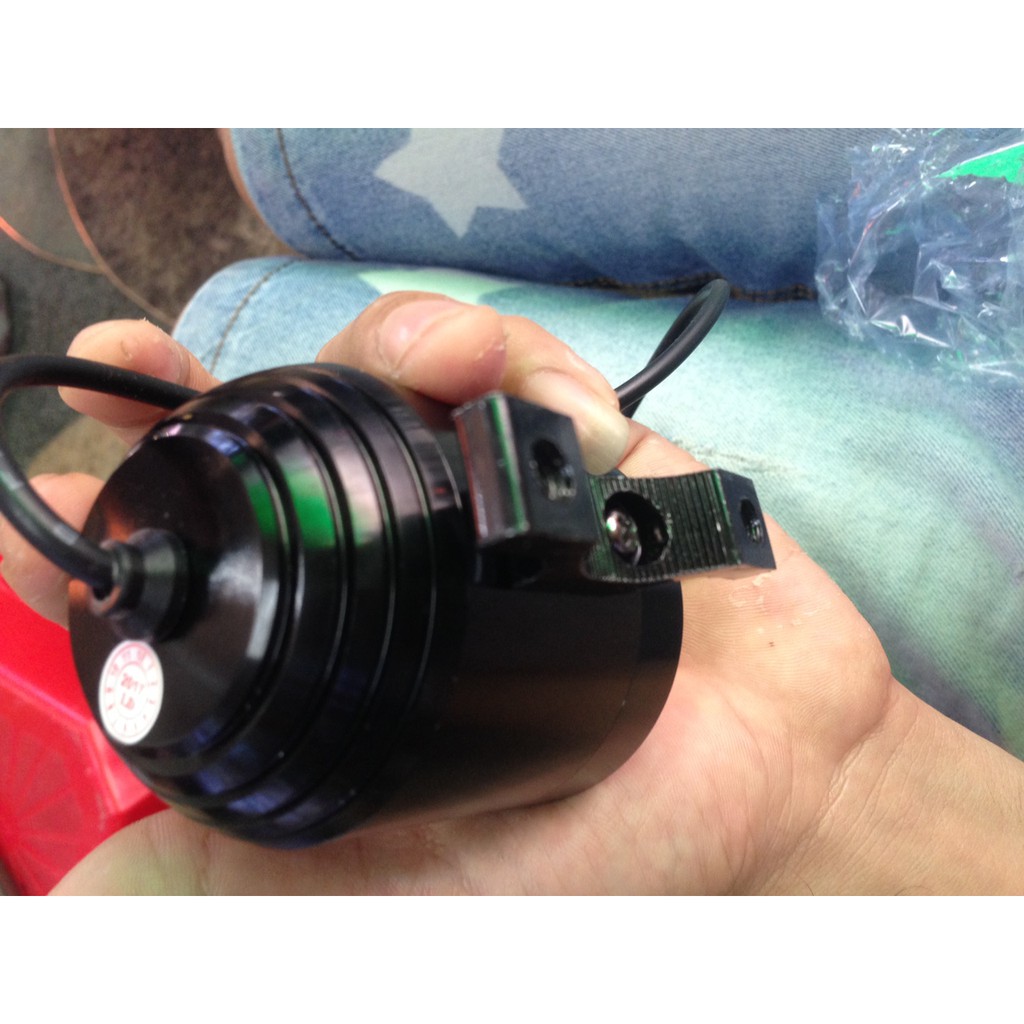 Đèn LED L4 trợ sáng tặng công tắc