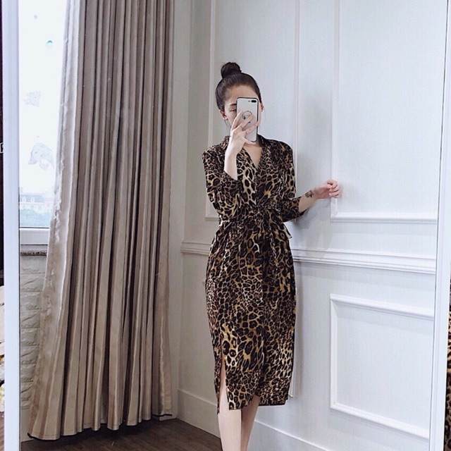 Váy bầu sơ mi da báo
