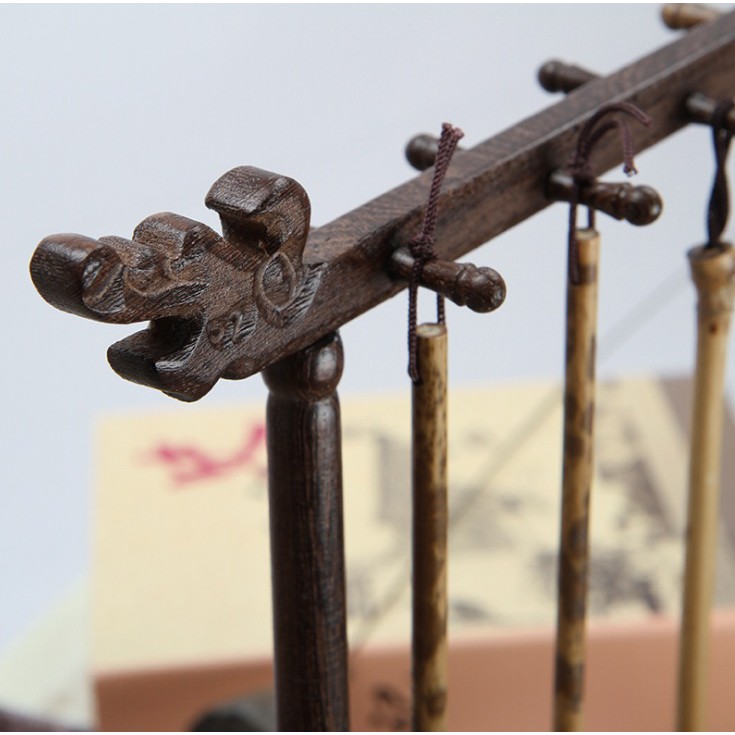 GIÁ TREO BÚT THƯ PHÁP KÊ SÍ MỘC